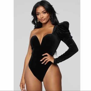 Fashion nova one shoulder black velvet bodysuit